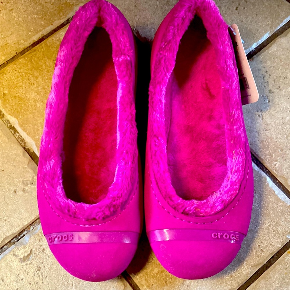 Crocs berry/berry fuzz collection, Size 8